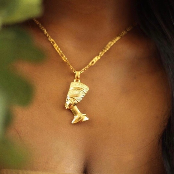 Gold Nefertiti Necklace - Picture 3 of 4
